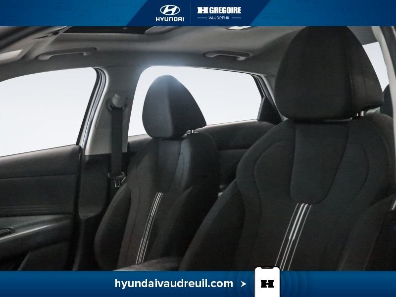 Hyundai Elantra 2025 Blanc Laval - photo #13