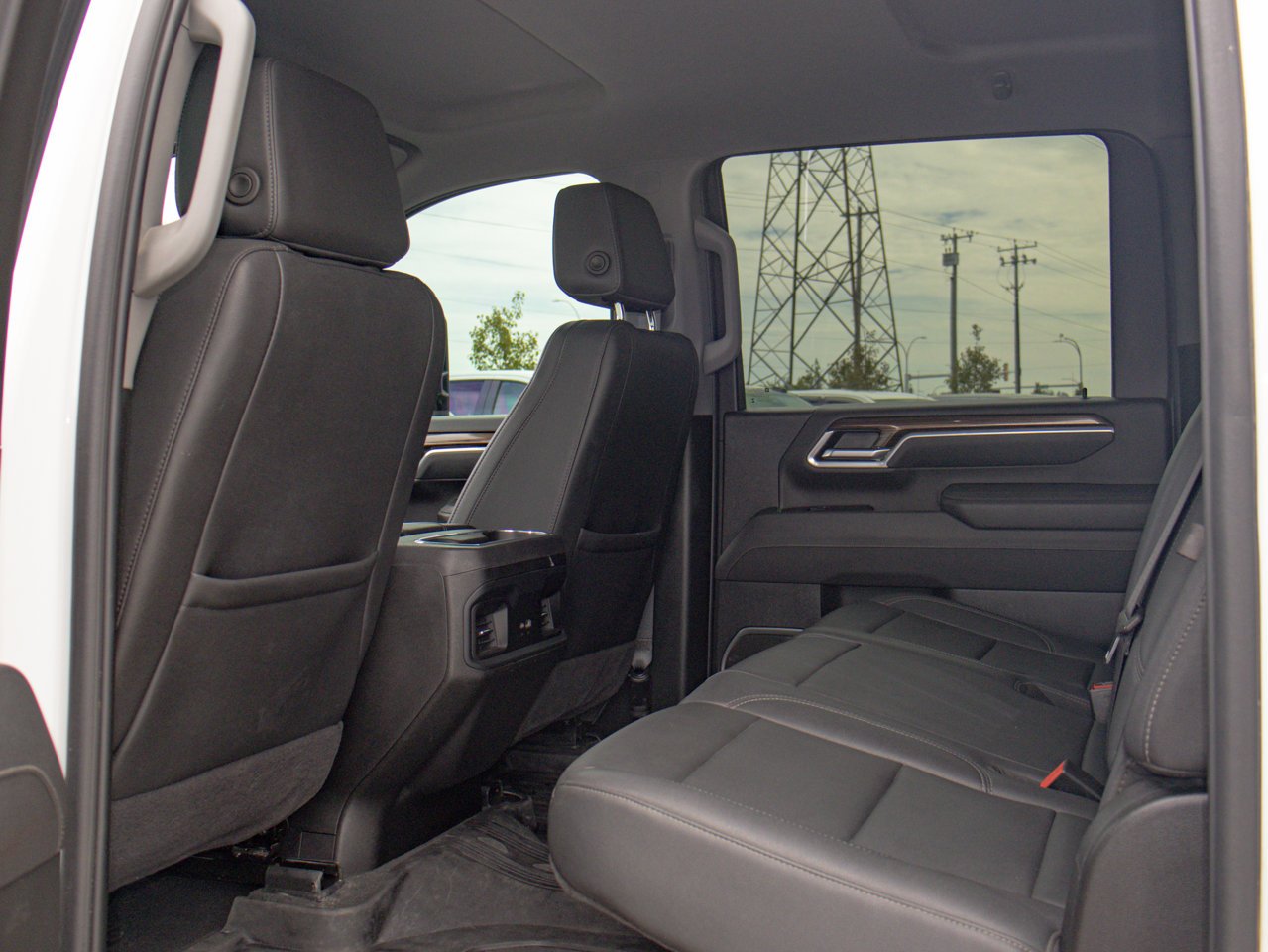 2025 Chevrolet Silverado 3500HD 4WD Crew Cab 159 LT White Sherwood Park - photo #33