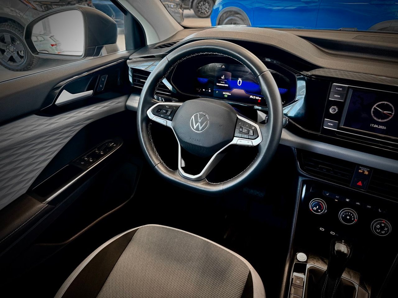 2024 Volkswagen Taos Black Notre-Dame-des-Prairies - photo #19