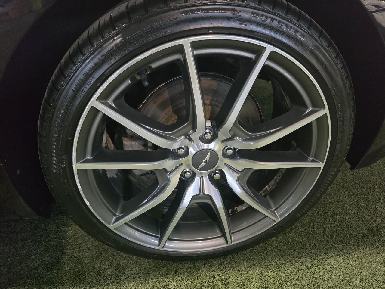 2019 Genesis G70 Black  - photo #29