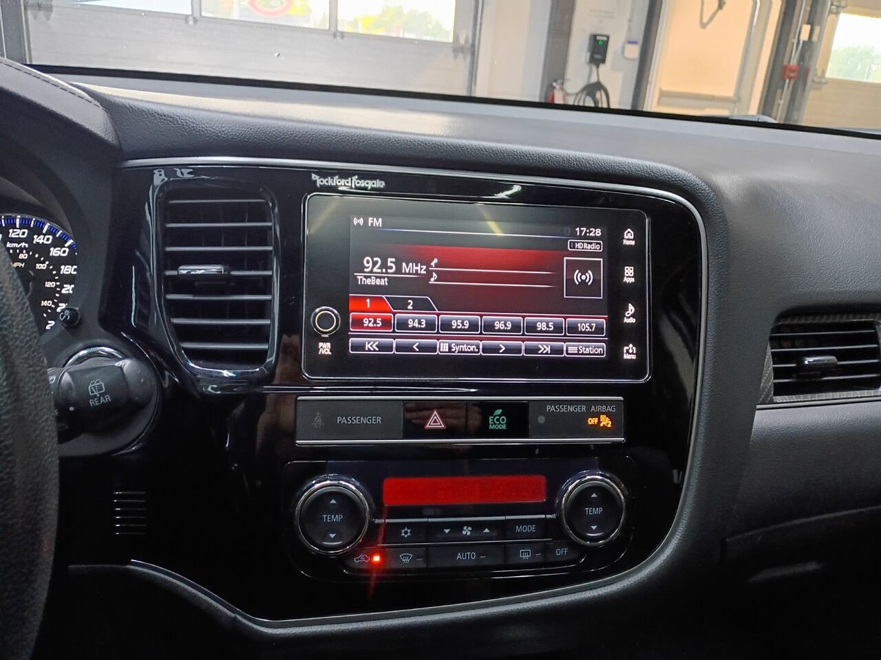 2019 Mitsubishi Outlander Red Blainville - photo #32