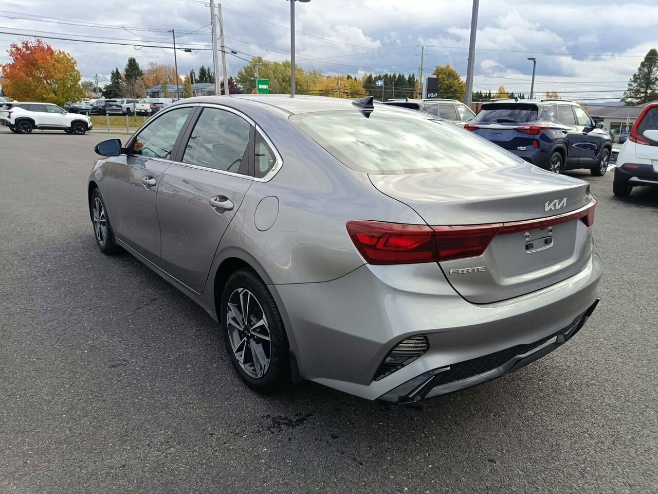 Kia Forte 2023 Gris Lac Mégantic - photo #4