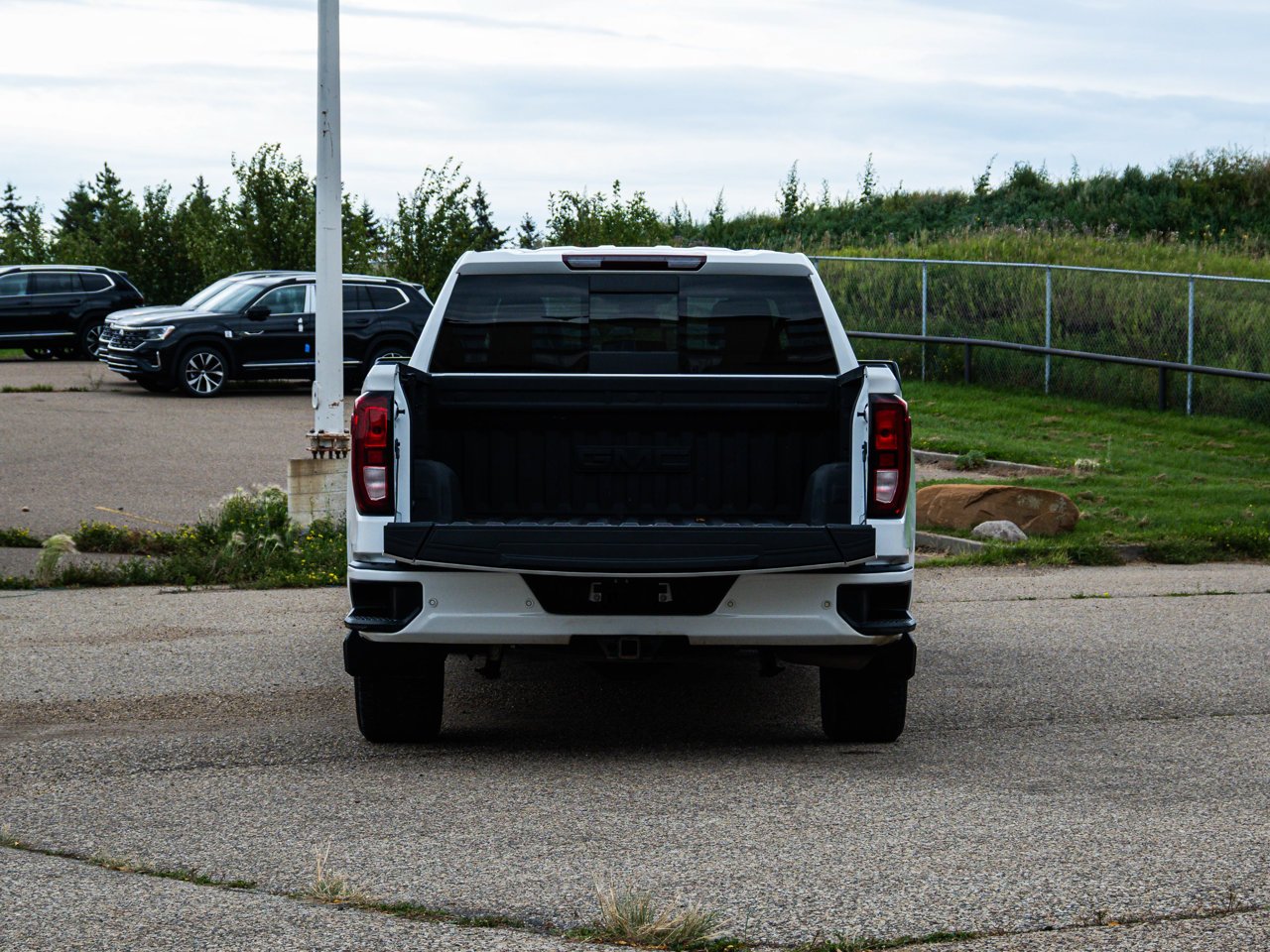 2023 GMC Sierra 1500 4WD Crew Cab 147 Elevation White Sherwood Park - photo #14