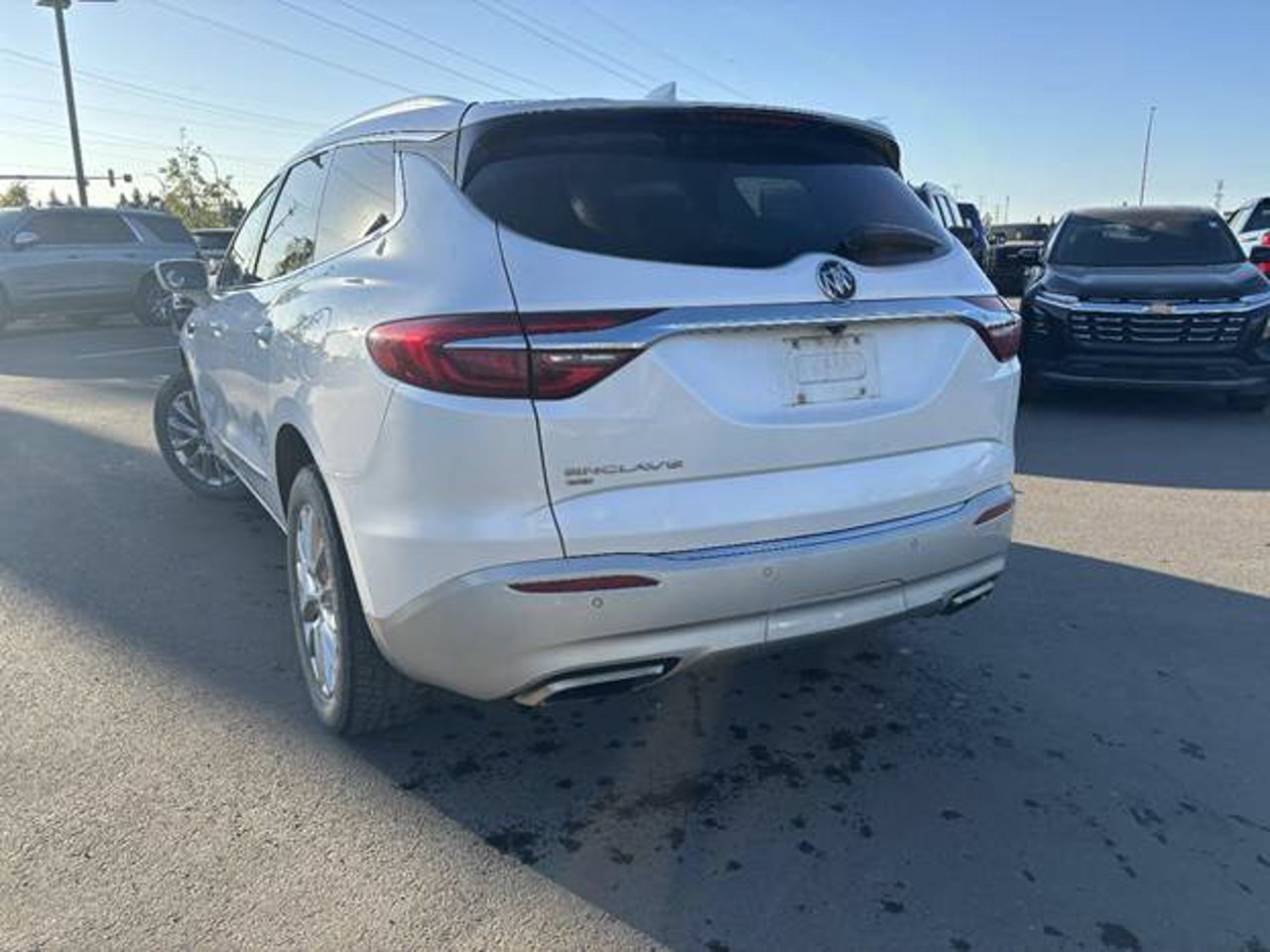 2020 Buick Enclave AWD 4dr Essence White Sherwood Park - photo #3
