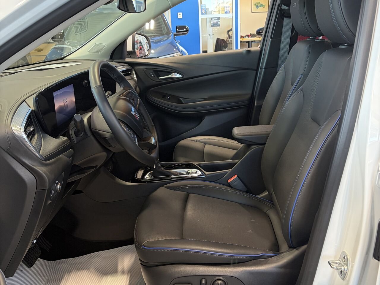 BUICK ENCORE GX SPORT TOURING Tourisme sport 4 portes TI 2025 Blanc Gatineau - photo #2