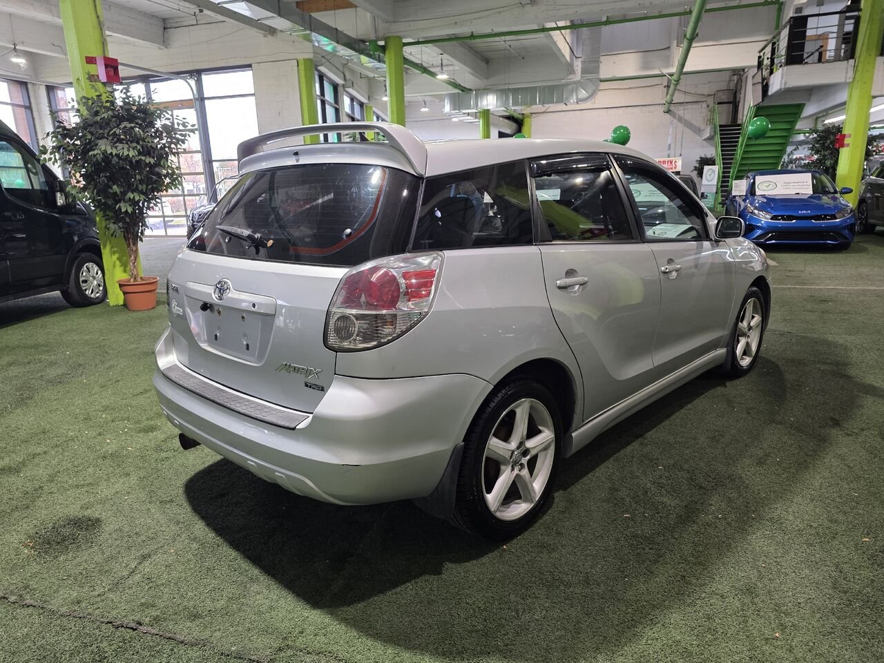 Toyota Matrix 2005 Argent Longueuil, - photo #5