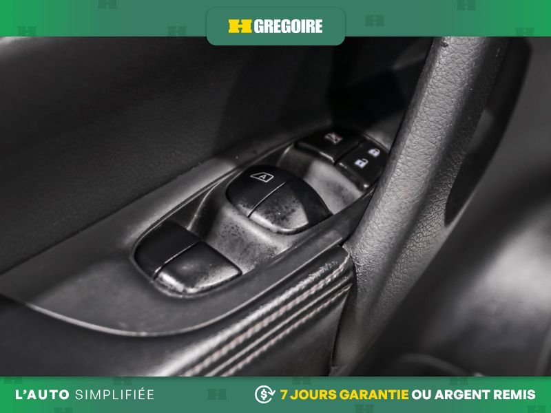 2020 Nissan Rogue White Laval - photo #13
