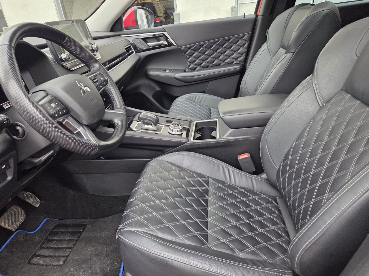 2023 MITSUBISHI Outlander Plug-In Hybrid Red Mont-Laurier - photo #10