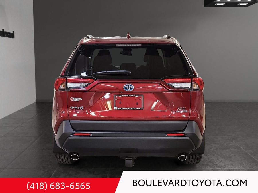 2022 Toyota RAV4 HYBRIDE, XLE, AWD Red