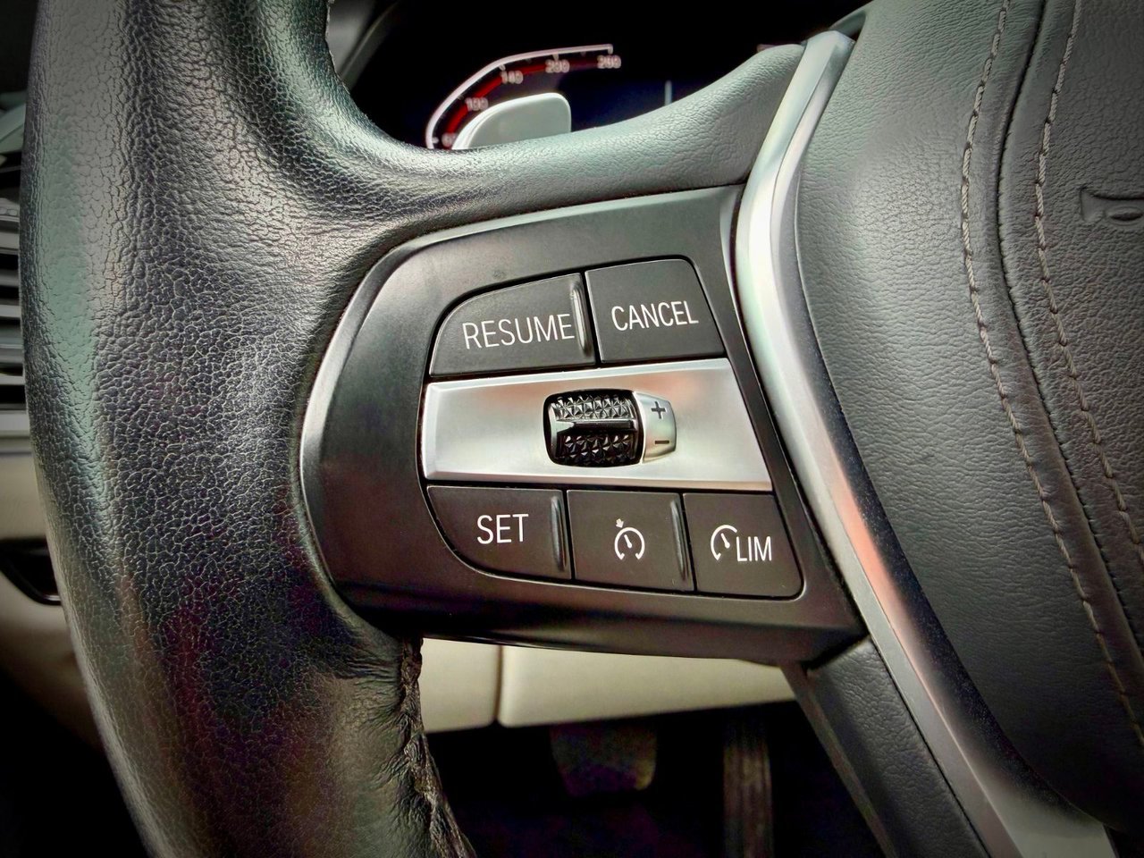 2022 BMW X5 gray Notre-Dame-des-Prairies - photo #24
