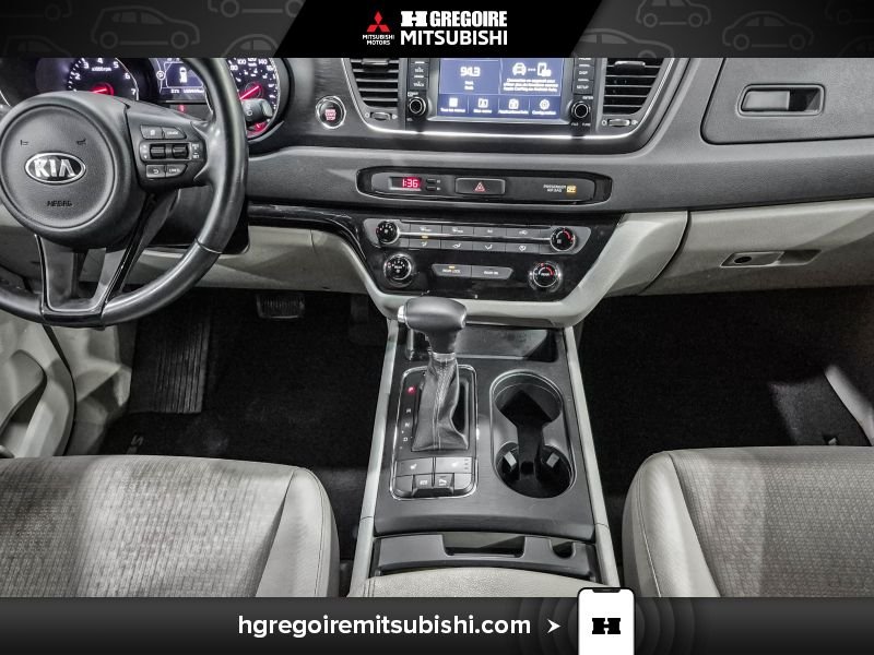 2017 Kia Sedona Grey Blainville - photo #24