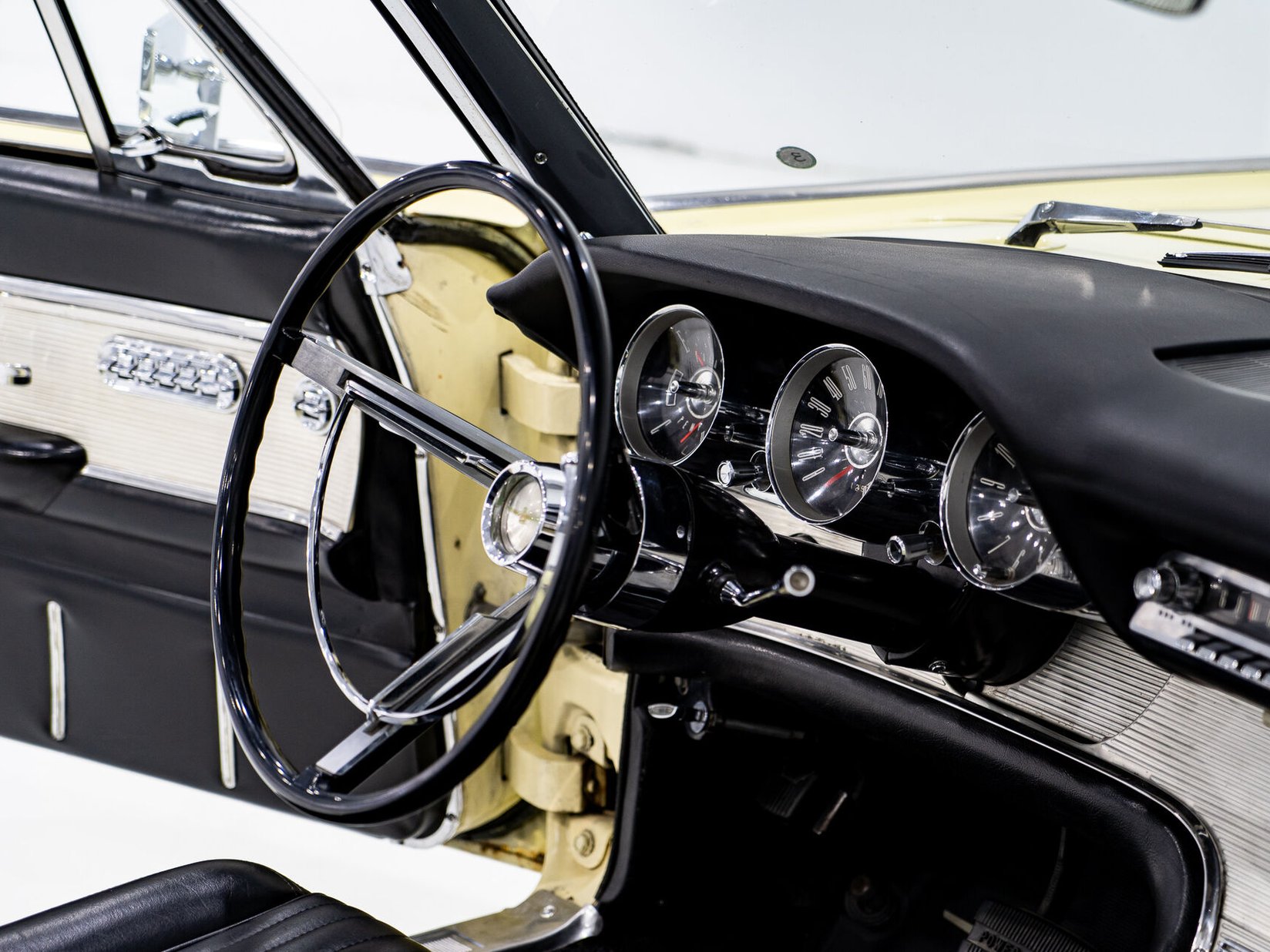 Ford Thunderbird Beautifully Presented From Older Restoration with original bill of sale 1962 Jaune Montréal - photo #9