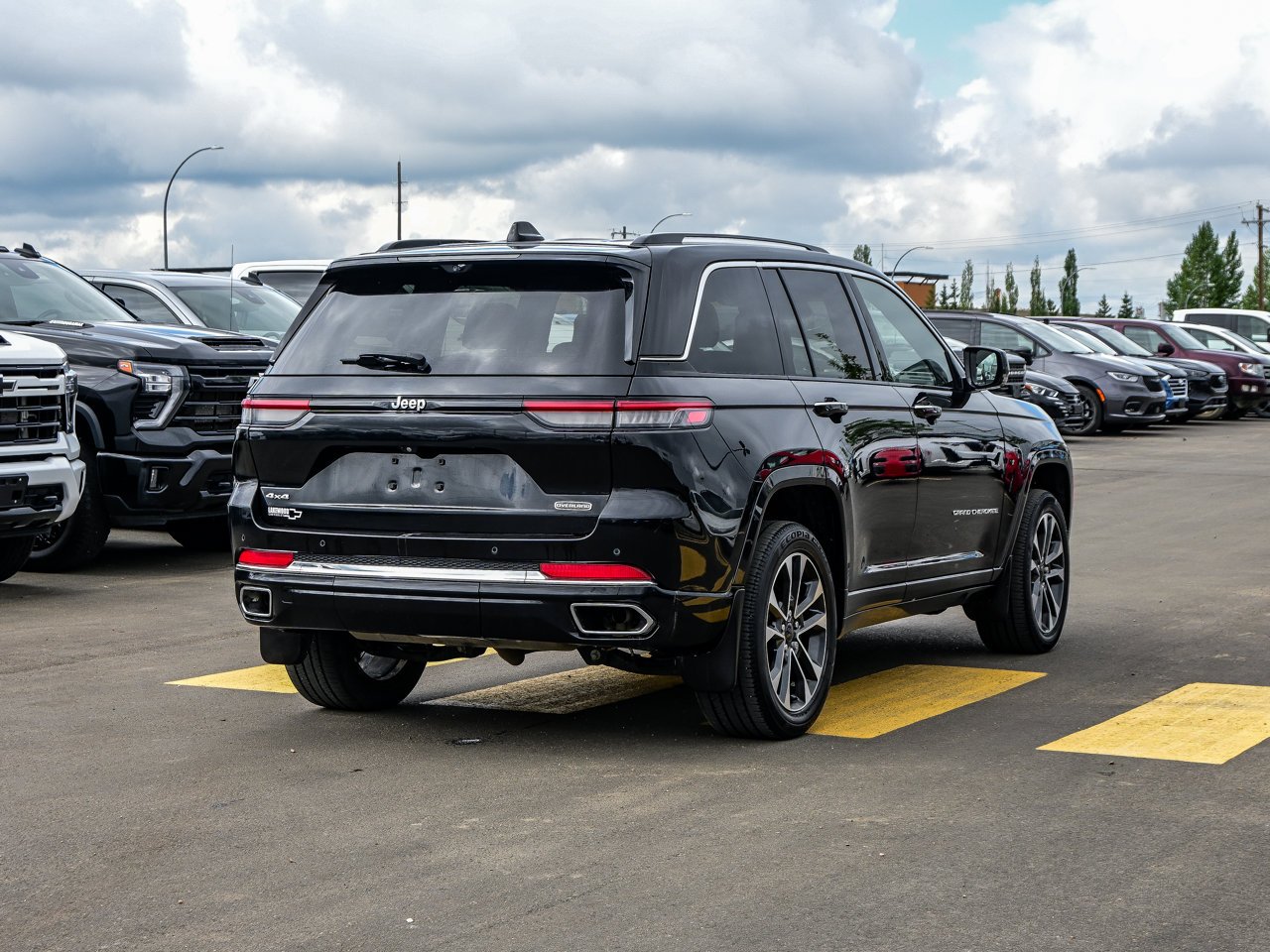 2023 Jeep Grand Cherokee Overland 4x4 Black Sherwood Park - photo #12