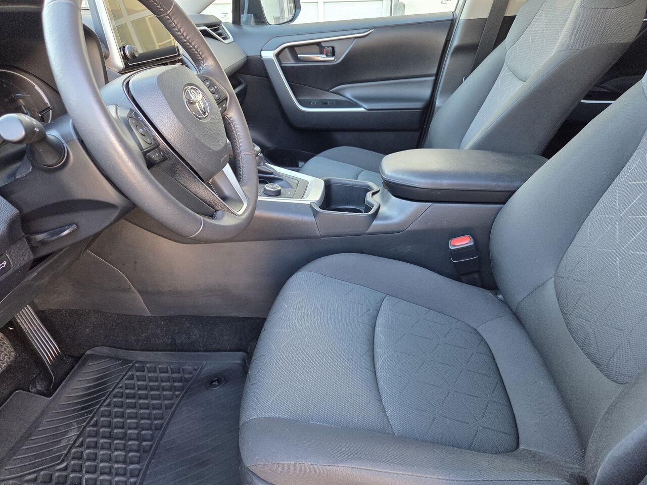 2023 Toyota RAV4 XLE HYBRIDE Silver  - photo #11