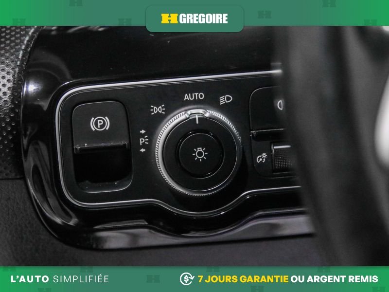 2019 Mercedes Benz A-Class White Laval - photo #18