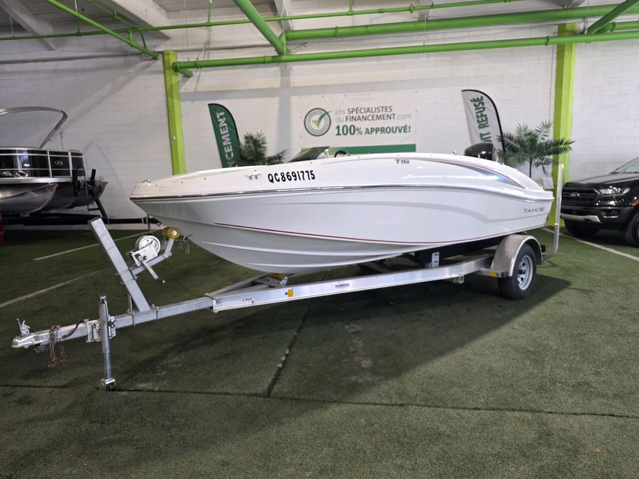 2021 Tahoe T16 White  - photo #2