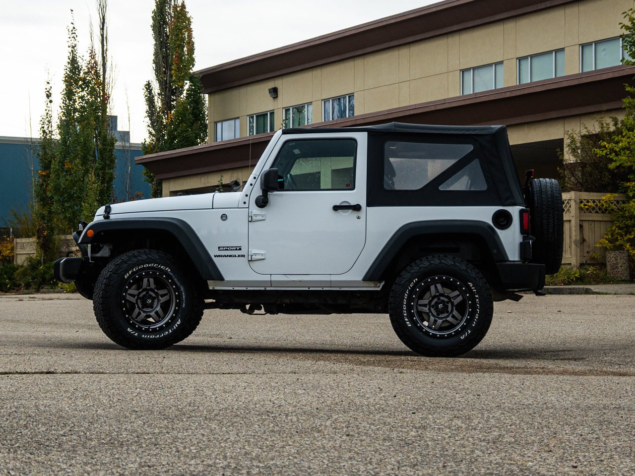 2017 Jeep Wrangler 4WD 2dr Sport White Sherwood Park - photo #10