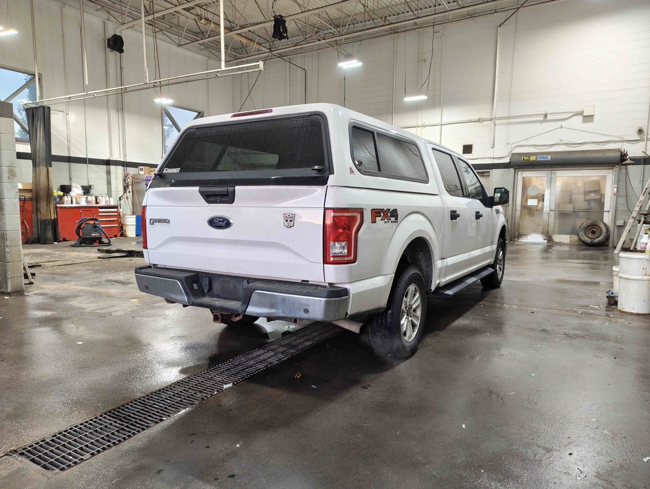 2015 Ford F-150 4WD SuperCrew 145 XLT White Sherwood Park - photo #5