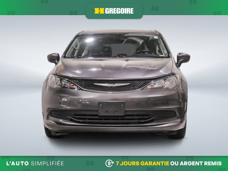 2020 Chrysler Pacifica Grey Saint-Eustache - photo #1