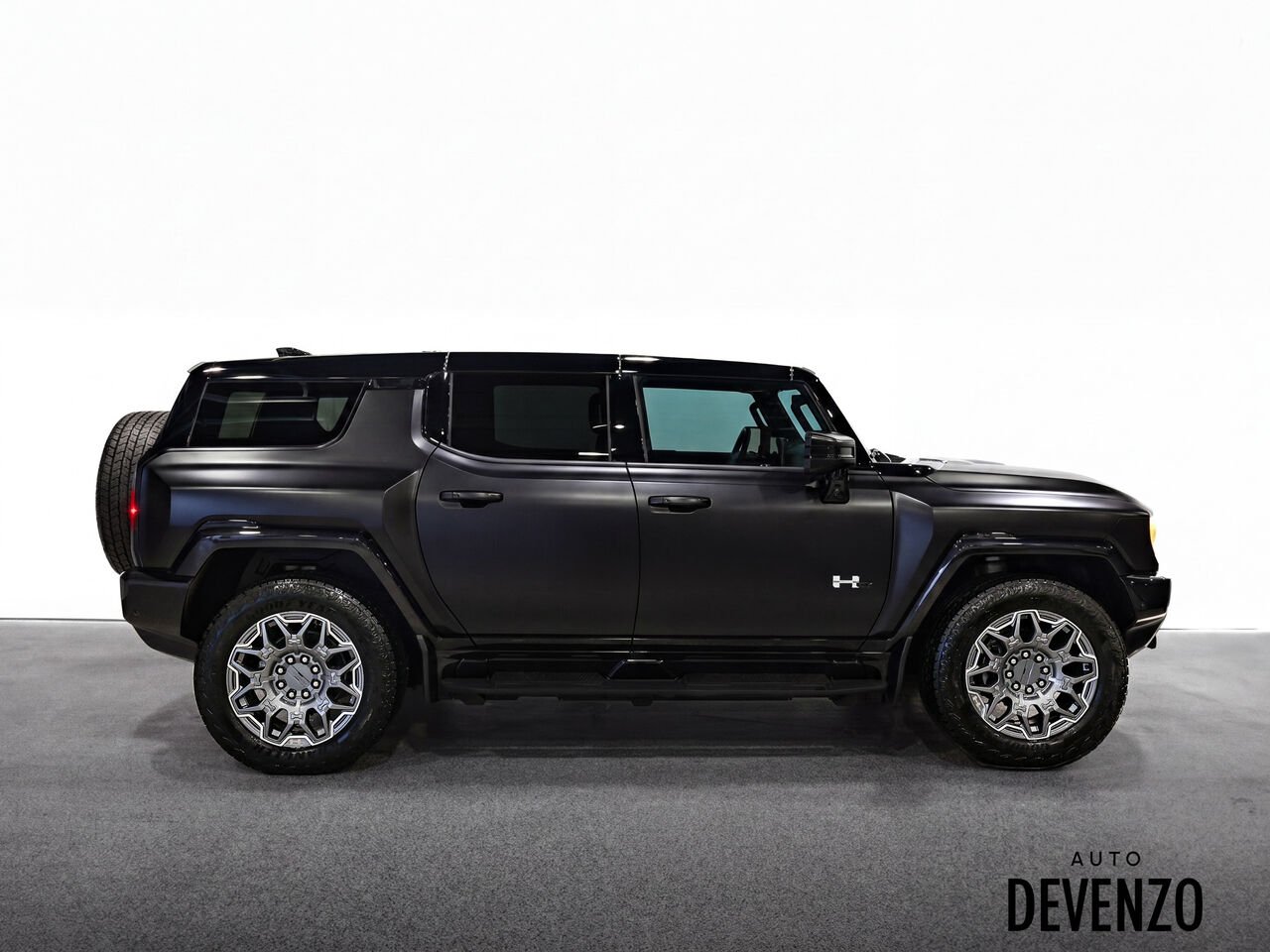 GMC HUMMER EV VUS 2024 Noir Saint-Eustache - photo #1