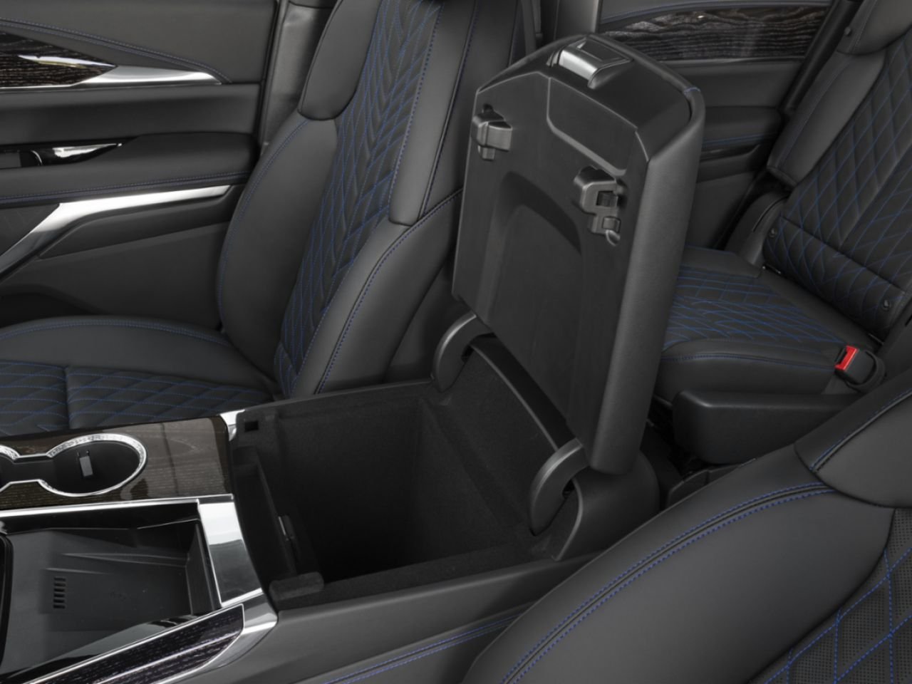 2026 CADILLAC ESCALADE IQ Traction intégrale, 4 portes Sport Black Sherbrooke - photo #9