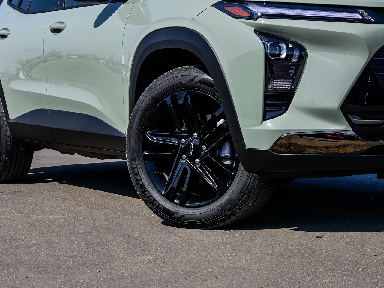 2025 Chevrolet Trax FWD 4dr ACTIV Green Sherwood Park - photo #5