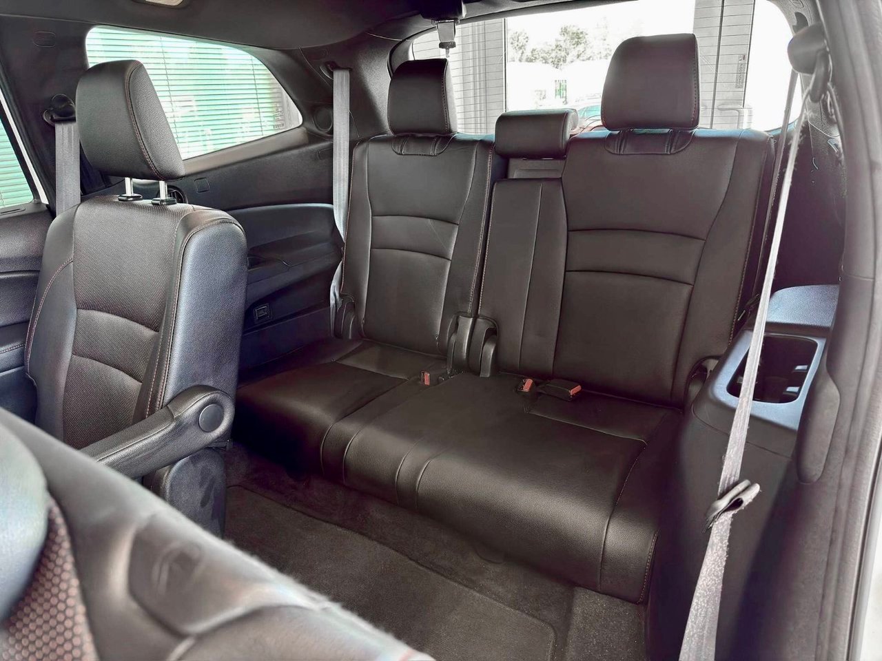 2022 Honda Pilot White Notre-Dame-des-Prairies - photo #17