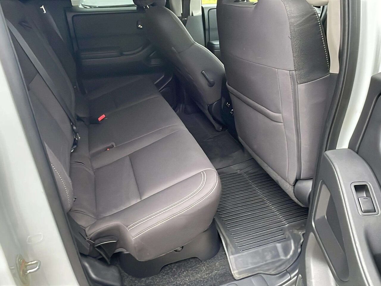 Nissan Frontier 2022 Blanc Gatineau - photo #19