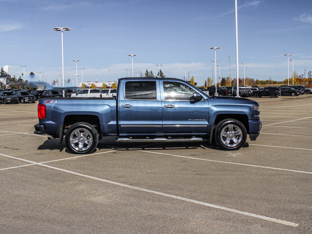 2018 Chevrolet Silverado 1500 4WD Crew Cab 143.5 LTZ w/2LZ Blue Sherwood Park - photo #9