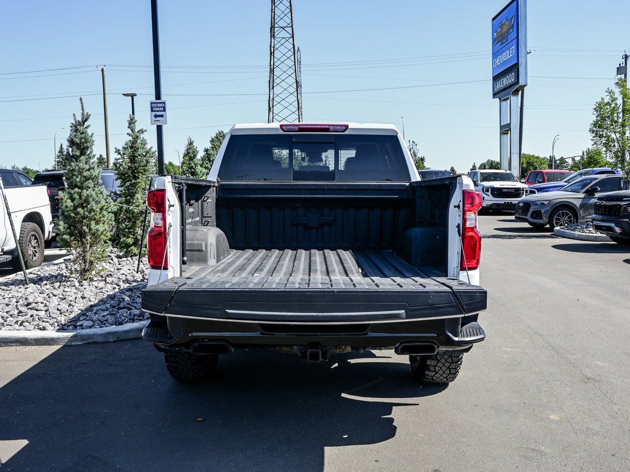 2025 Chevrolet Silverado 1500 4WD Crew Cab 147 LT Trail Boss White Sherwood Park - photo #13