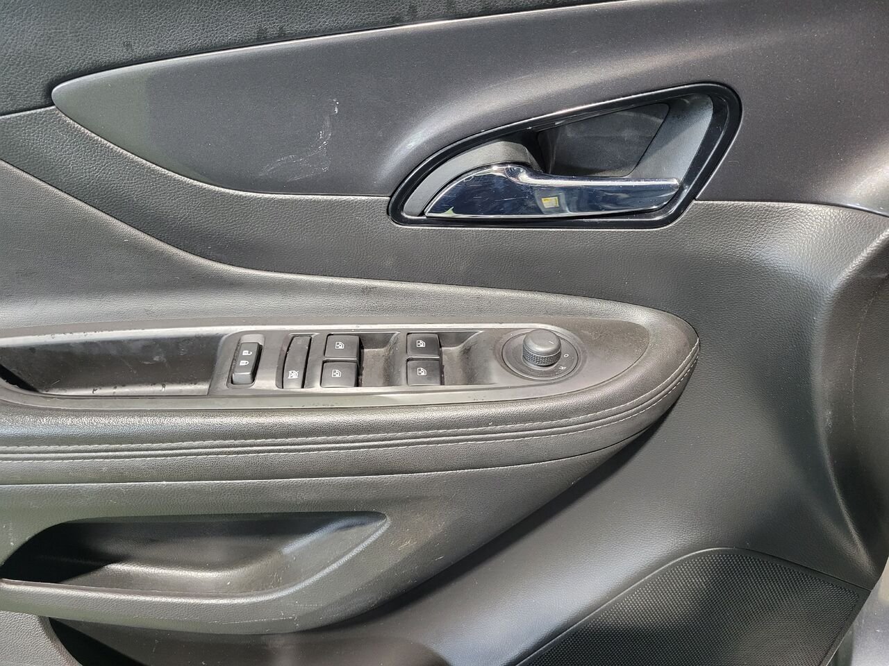 2019 Buick Encore Grey  - photo #9