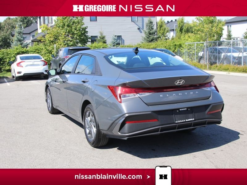 2024 Hyundai Elantra Grey Laval - photo #5