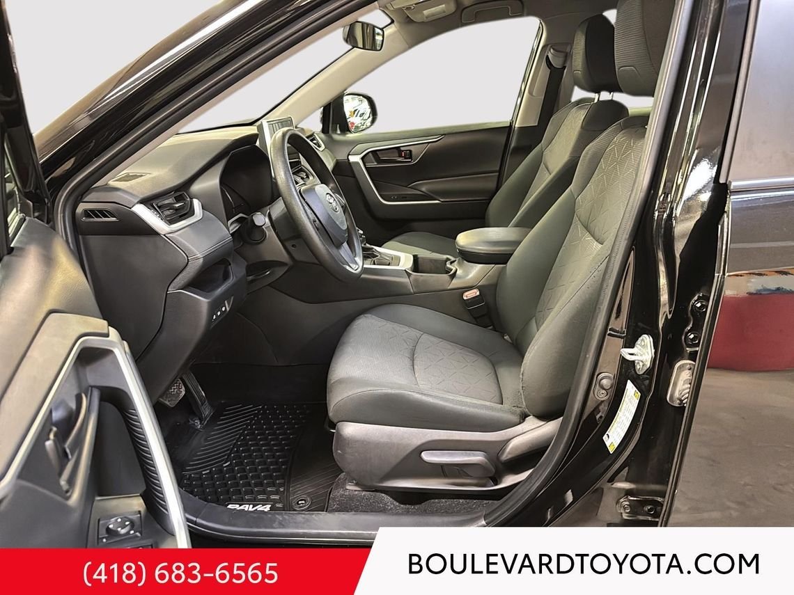 2024 Toyota RAV4 99357B-118 | LE, AWD Midnight Black Metallic Québec - photo #19