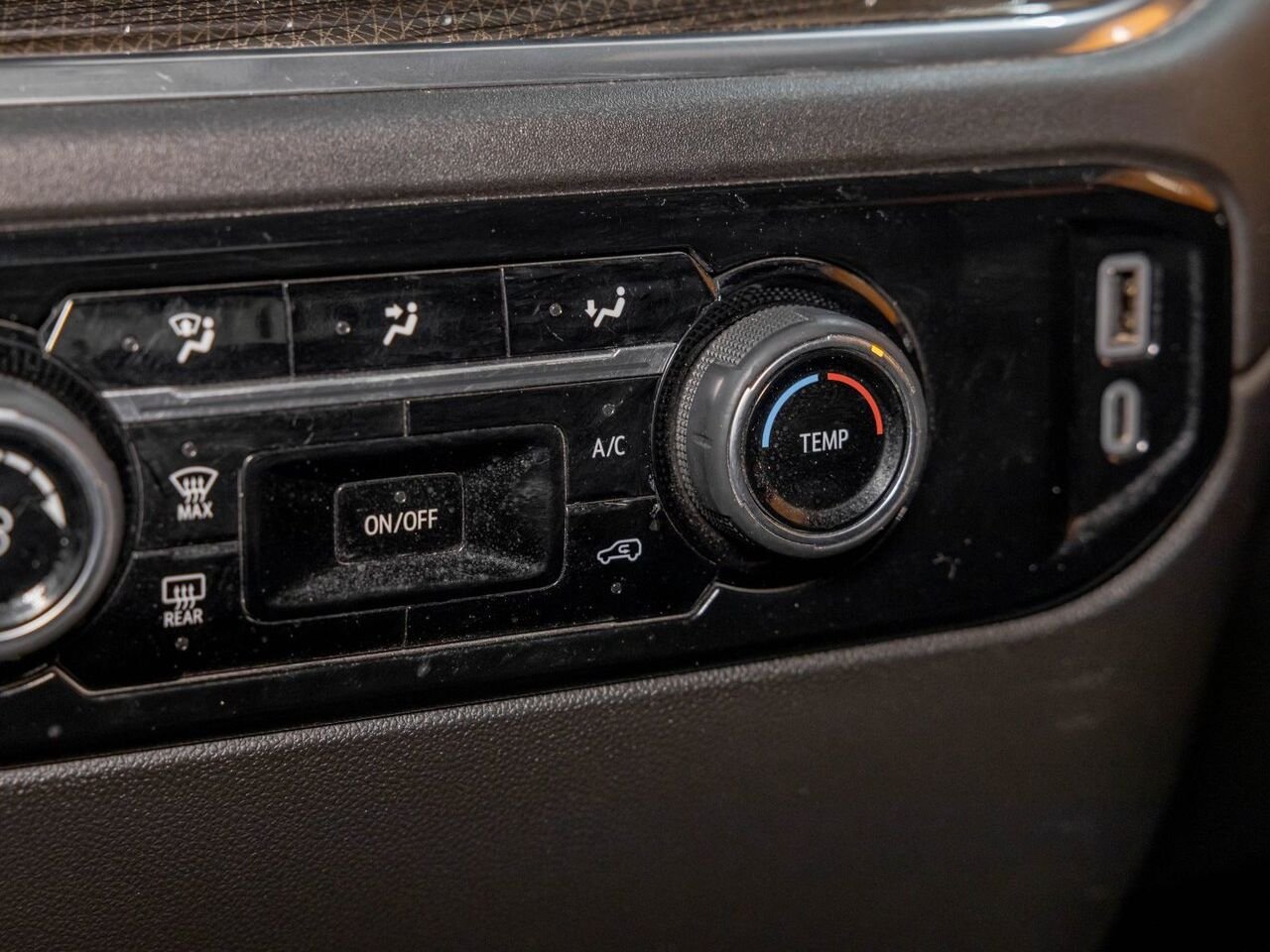 Chevrolet Silverado 2500HD LT CREW 4X4 V8 DIESEL *NAV* CARPLAY *PNBV 9900 LB* 2024 Noir Saint-Jérôme - photo #20