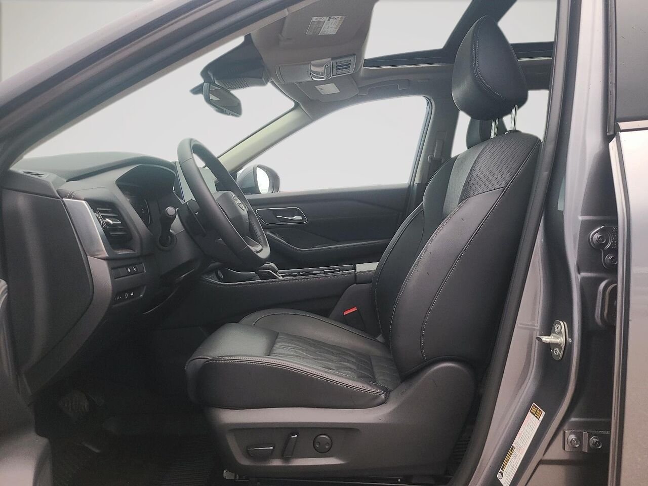 2025 Nissan Rogue PLATINE Grey Québec - photo #11
