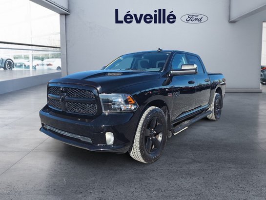 2020 Ram 1500 Classic Express 5.7L ** ÉDITION NUIT ** GROS MIRROIRS ** GROUPE COMMODITÉ ** 5 pi 7 po Black