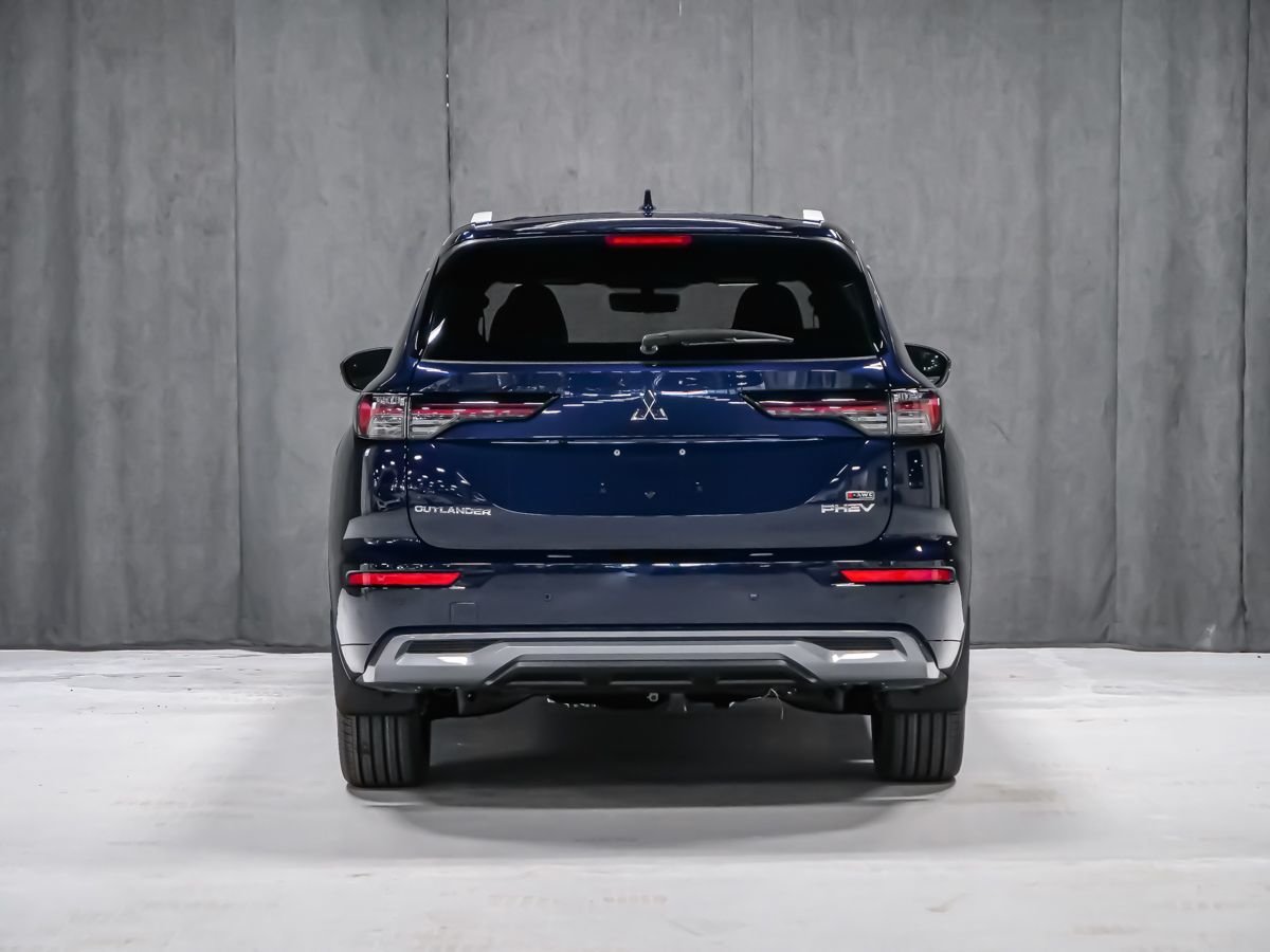 2026 Mitsubishi Outlander Plug-In Hybrid GT Cosmic Blue Metallic Montreal - photo #4
