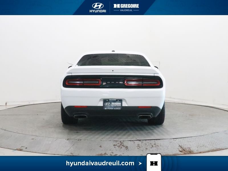 2016 Dodge Challenger White Laval - photo #8
