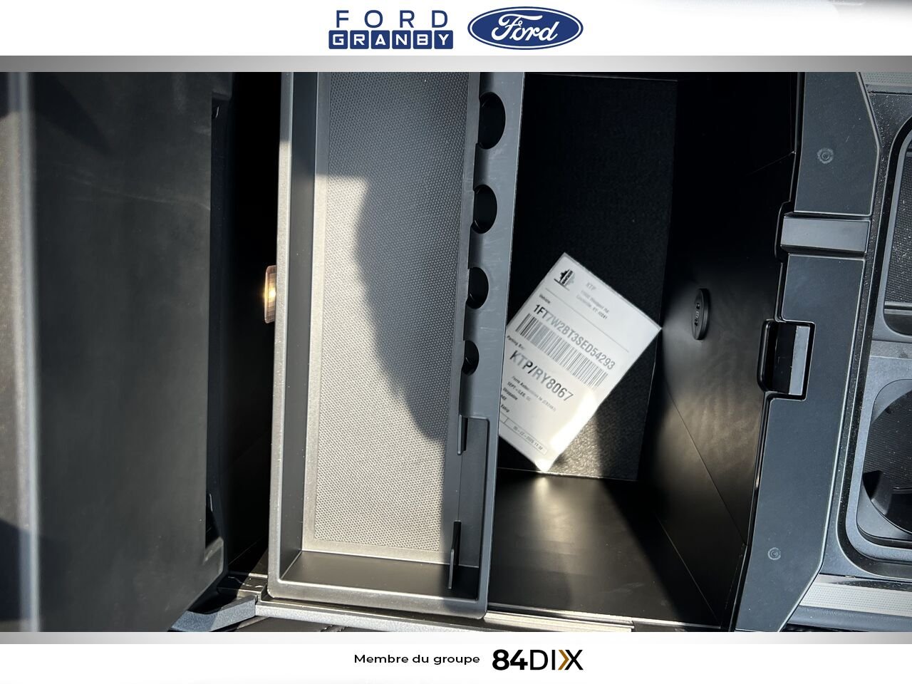 Ford Super Duty F-250 SRW 2025 Blanc Granby - photo #35