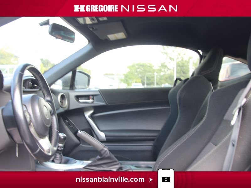 Toyota 86 2017 Noir Blainville - photo #11