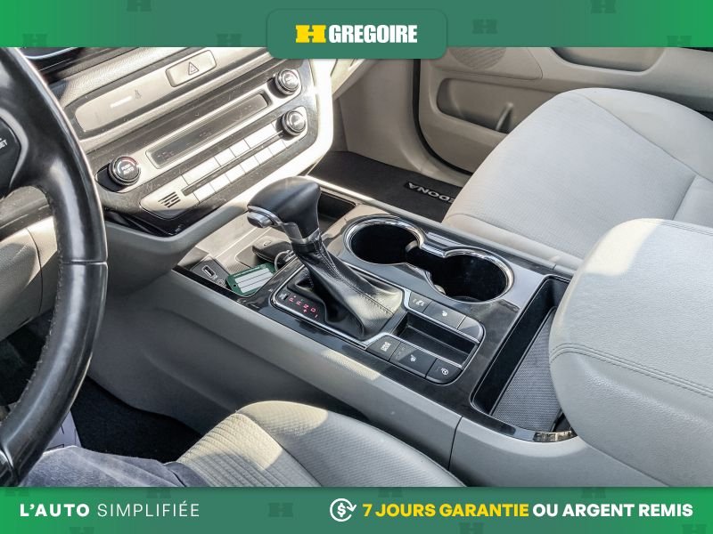 2019 Kia Sedona White Blainville - photo #18