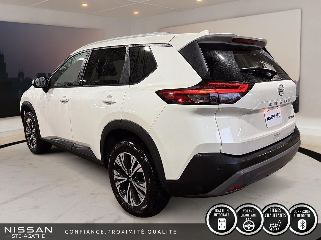 Nissan Rogue SV TI avec ensemble toit ouvrant 2023 Blanc Saint-Jérôme - photo #4