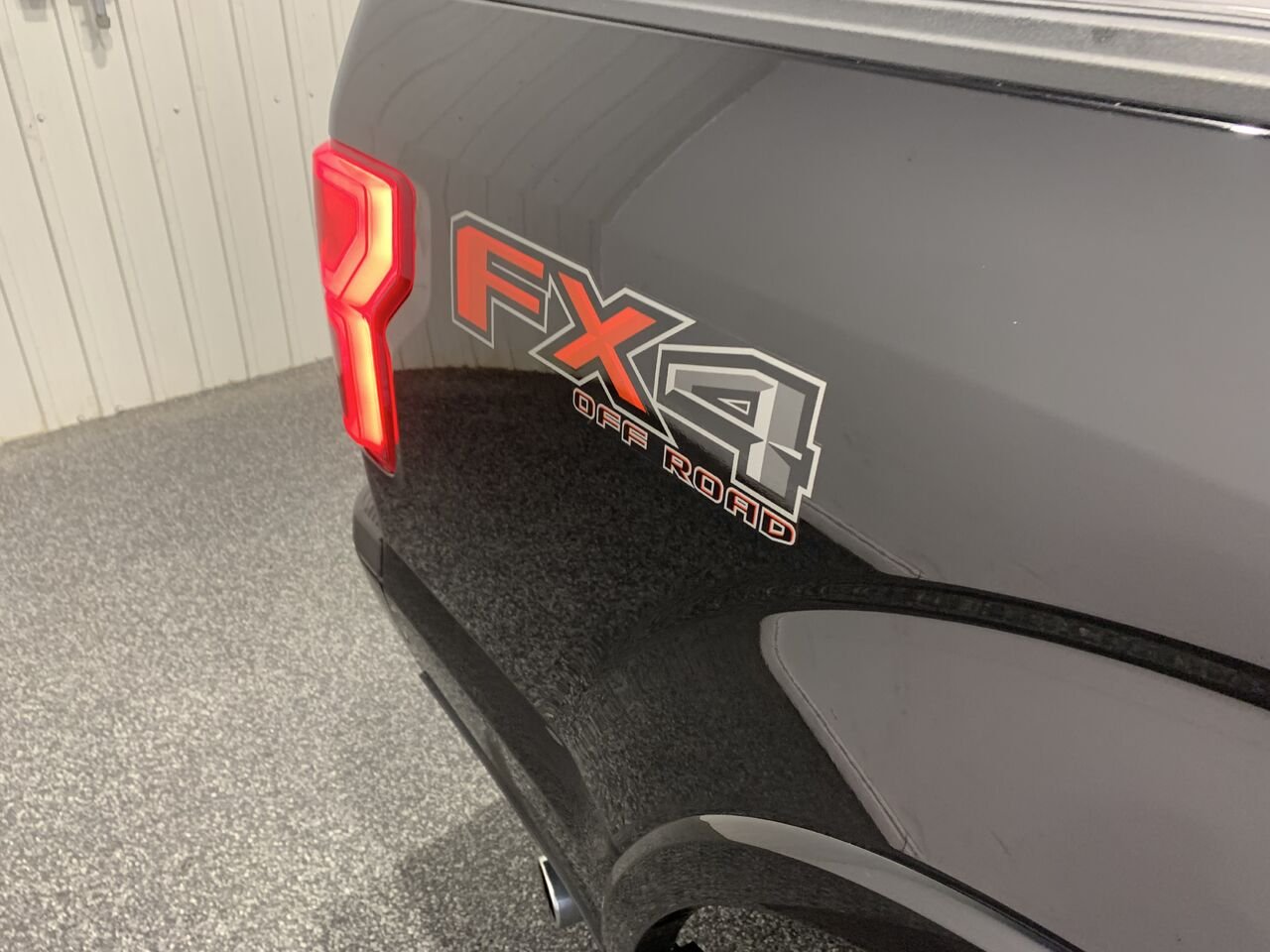 Ford F-150 SUPERCREW LARIAT LARIAT cabine SuperCrew 4RM caisse de 5,5 pi 2019 Noir Châteauguay - photo #8