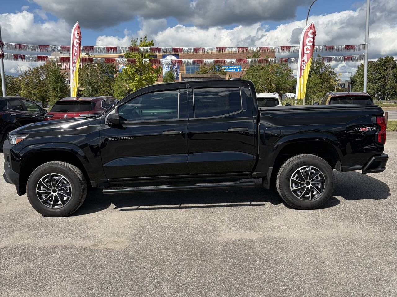 CHEVROLET COLORADO WT cabine multiplace 4RM 2024 Noir Gatineau - photo #9