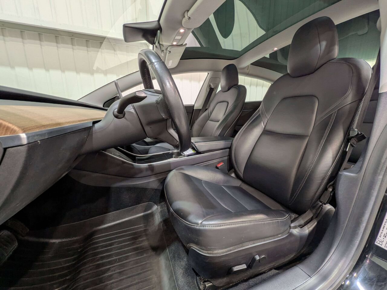 2019 Tesla Model 3 Standard Range Plus RWD Black Val-David - photo #1