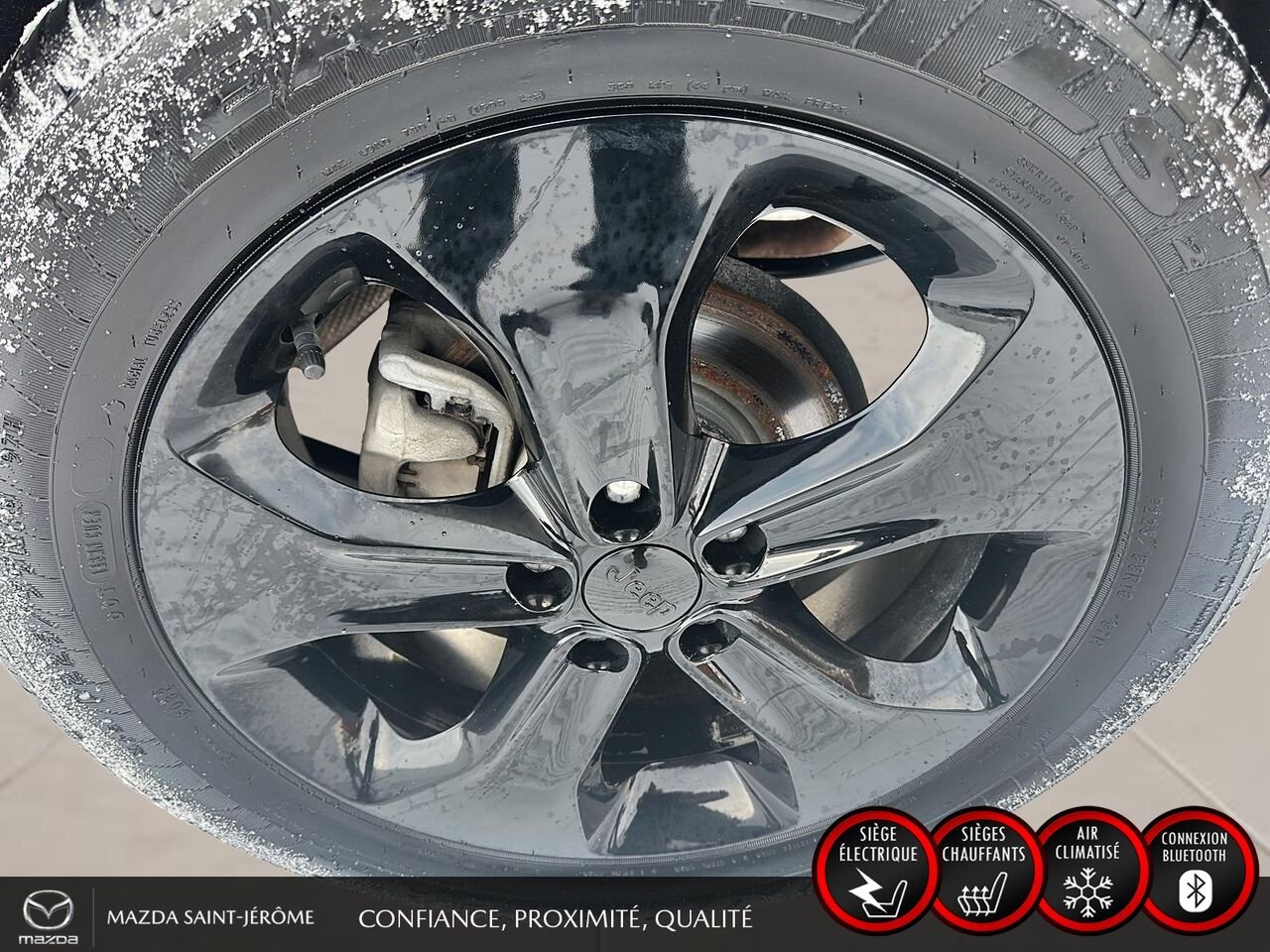2021 Jeep Compass White Sainte-Agathe-des-Monts - photo #12