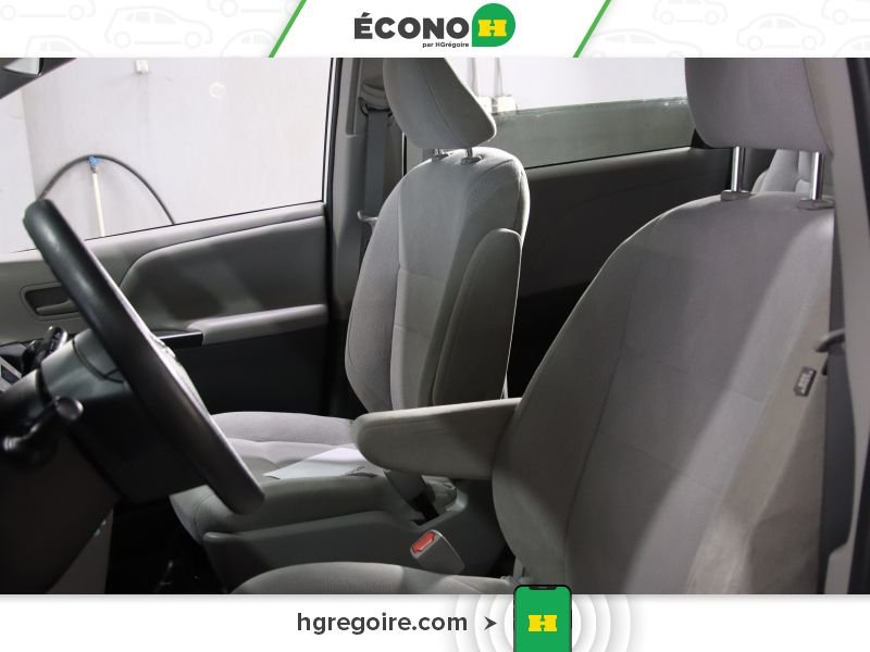 2020 Toyota Sienna White Blainville - photo #14