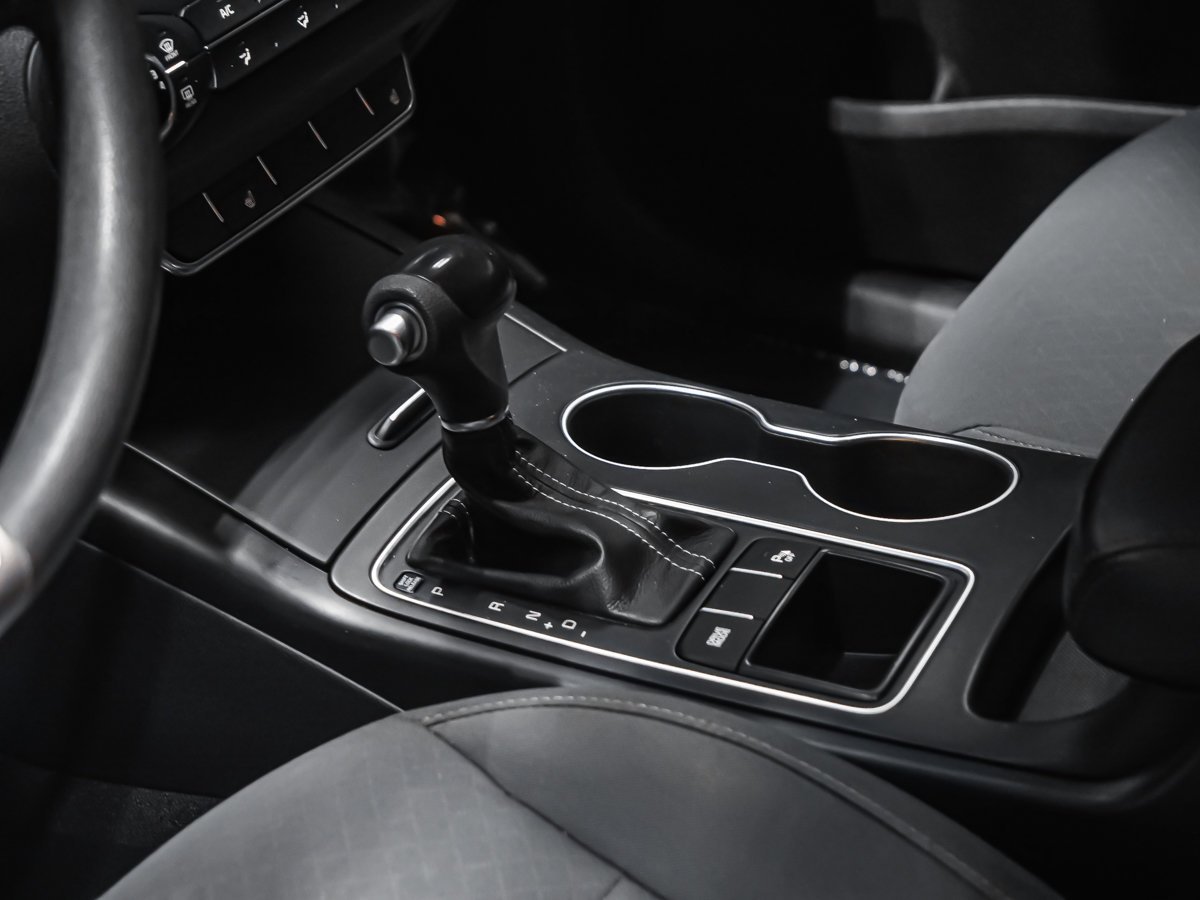 2016 Kia Sorento 2.4L LX Grey Montreal - photo #6