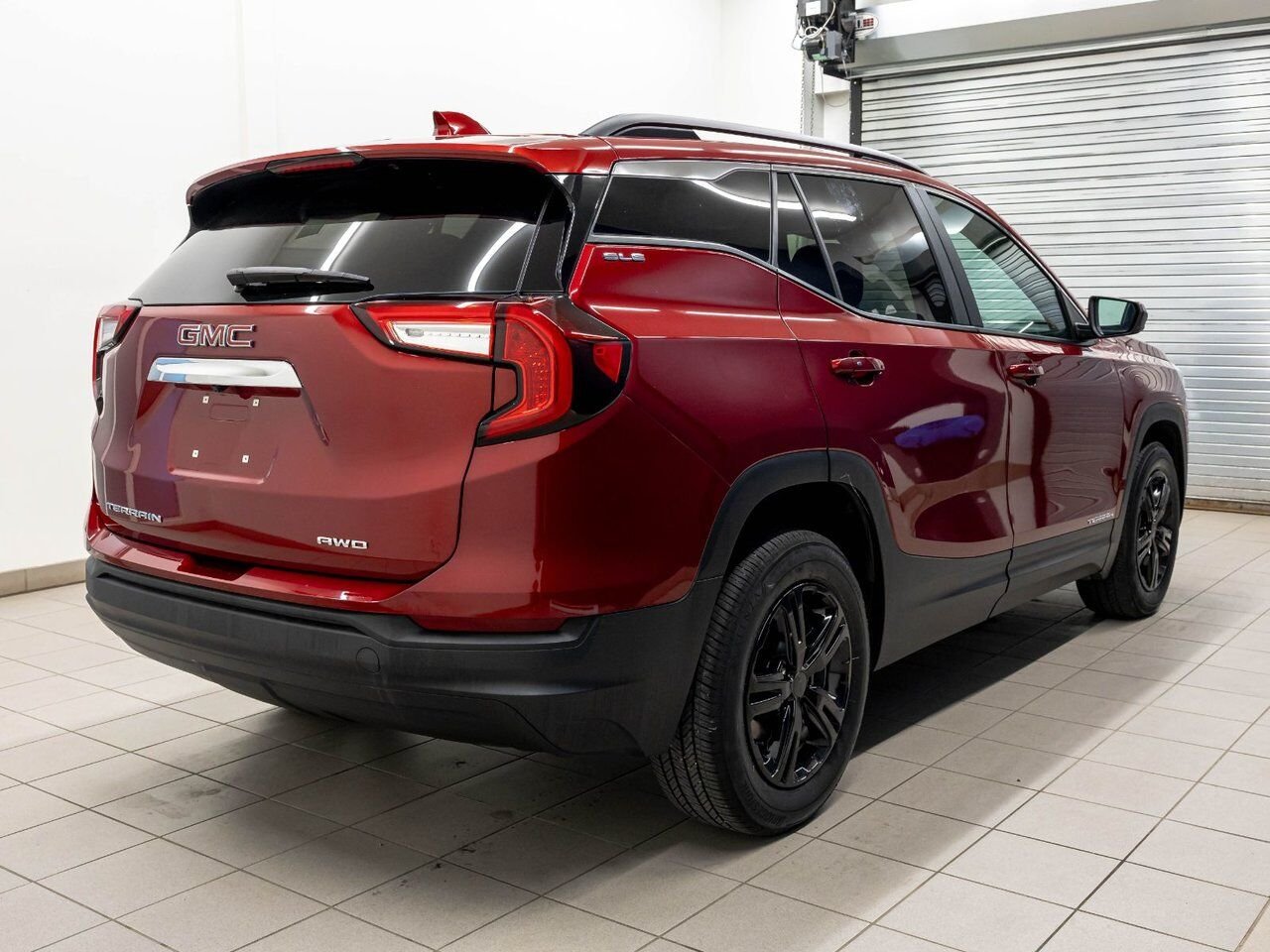 GMC Terrain SLE AWD *SIEGES CHAUF* CARPLAY *GR. SECURITE* USB 2024 Rouge Saint-Jérôme - photo #7