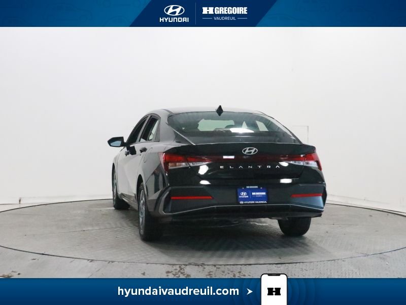 2025 Hyundai Elantra Black Laval - photo #7